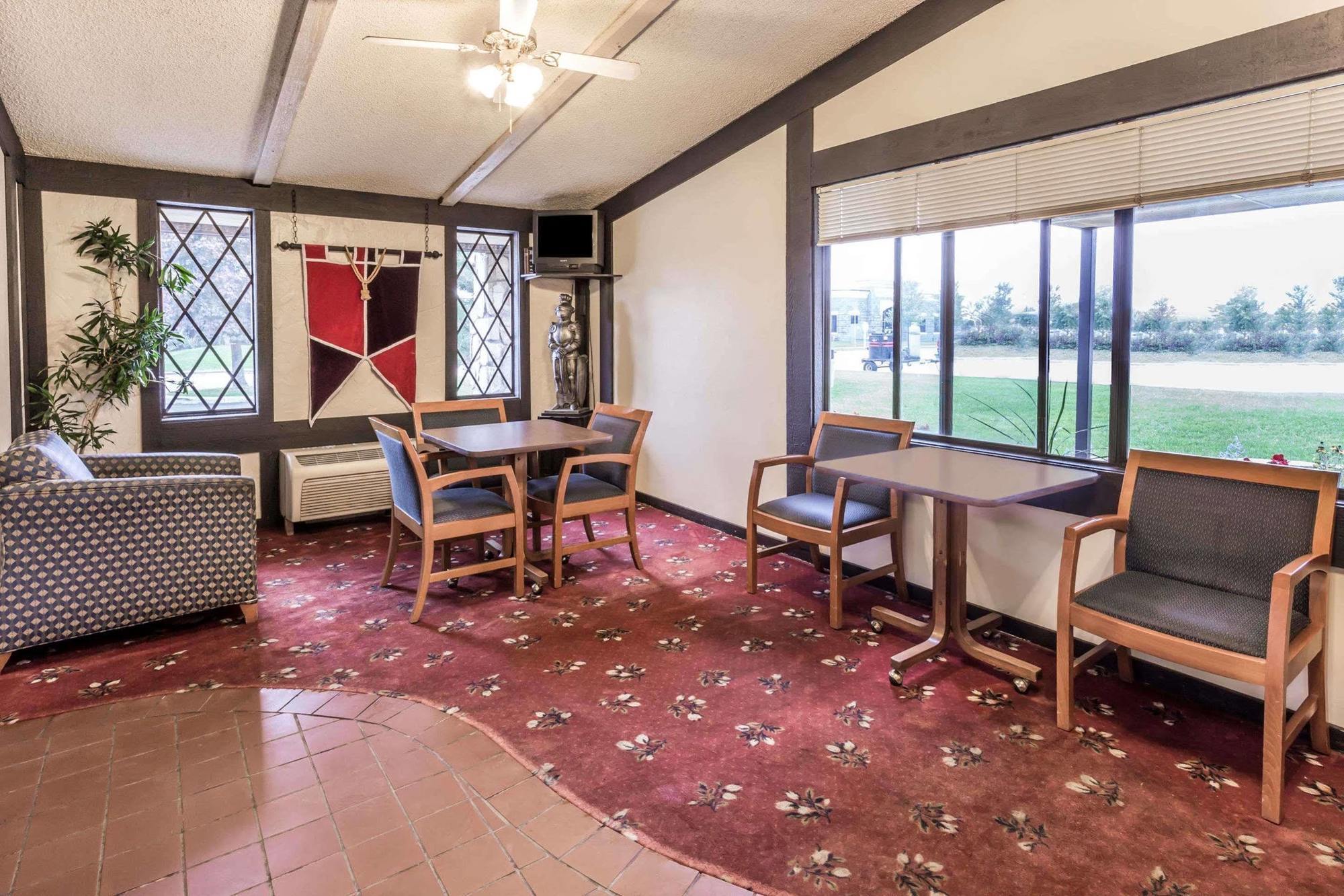 Knights Inn Расин Экстерьер фото